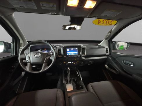 Used 2024 Nissan Frontier SV w/ SV Convenience Package image 28