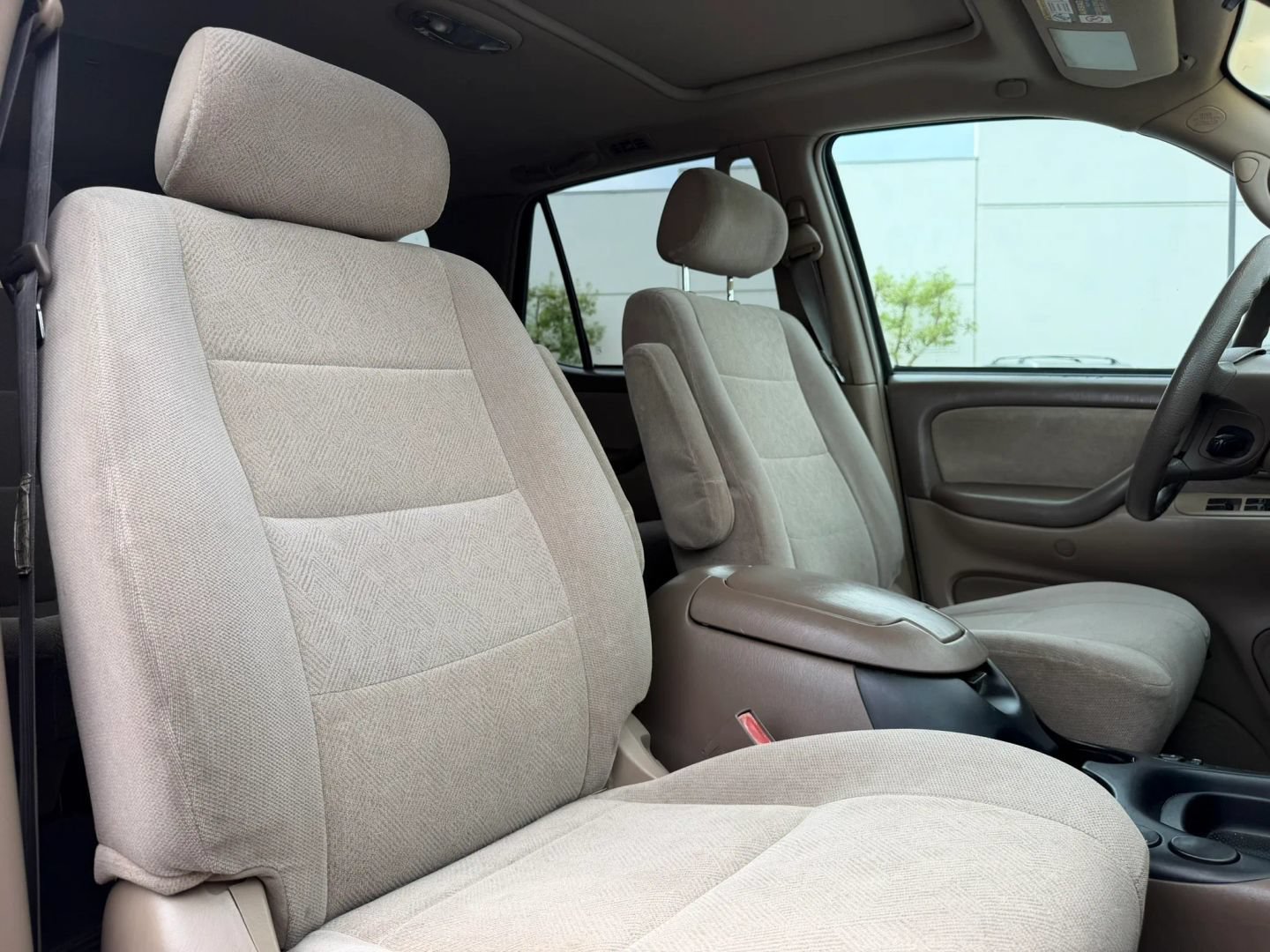 Used 2004 Toyota Sequoia SR5 RWD image 17