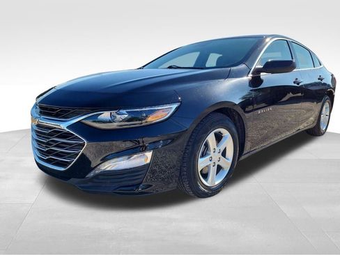 Used 2024 Chevrolet Malibu LT image 3
