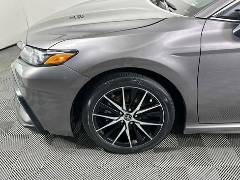 Used 2023 Toyota Camry SE image 11