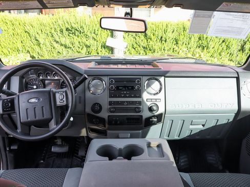 Used 2012 Ford F250 XLT w/ XLT Premium Pkg image 28