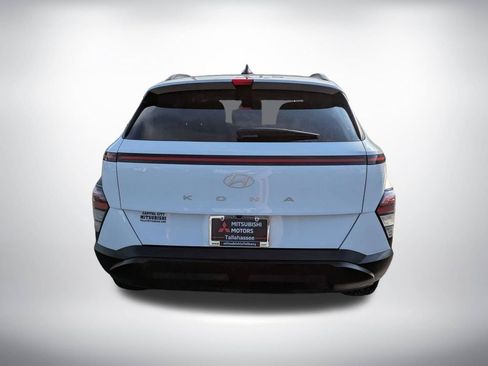 Used 2025 Hyundai Kona SEL FWD image 5