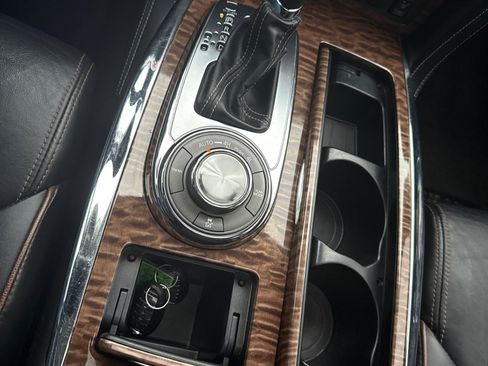 Used 2019 Nissan Armada SL image 16