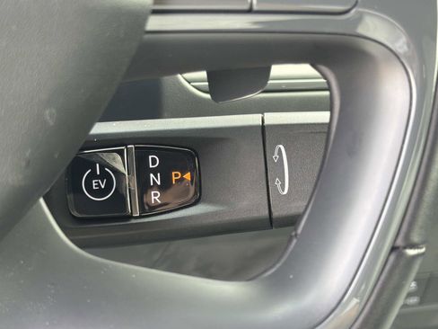 Used 2025 Kia EV9 GT-Line image 11