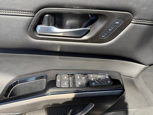 Used 2023 Nissan Pathfinder Platinum w/ Lighting Package (N93) AWD/4WD image 6