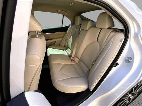 Used 2021 Toyota Camry XLE FWD image 21