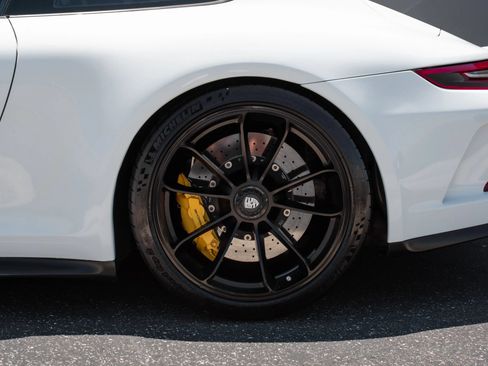 Used 2018 Porsche 911 GT3 RWD image 40
