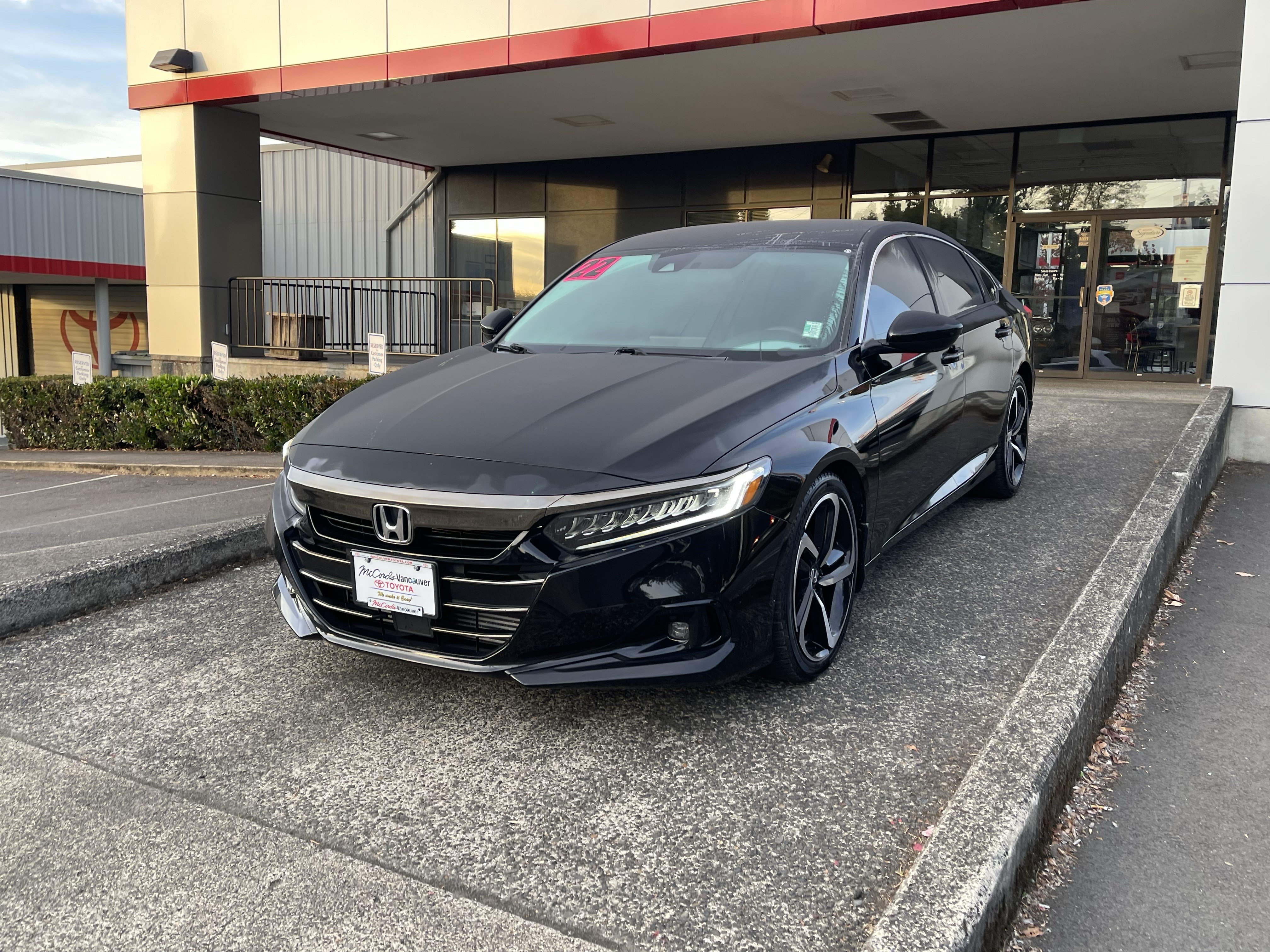 Used 2022 Honda Accord Sport image 3