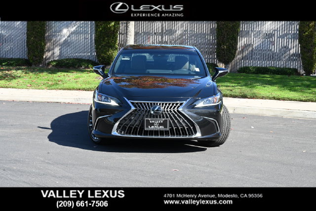 Used 2025 Lexus ES 350 w/ Premium Package FWD image 2