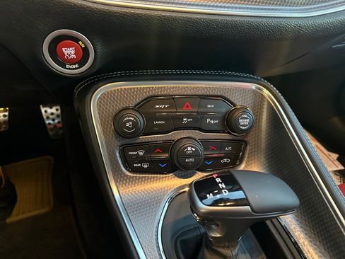 Used 2015 Dodge Challenger SRT Hellcat image 19