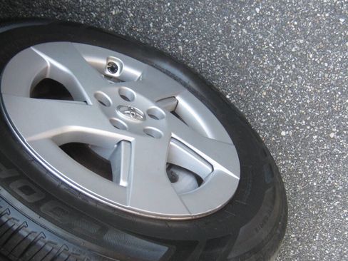 Used 2011 Toyota Prius Two FWD image 21