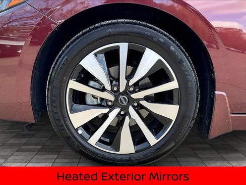 Used 2024 Nissan Sentra SV w/ SV Premium Package image 17