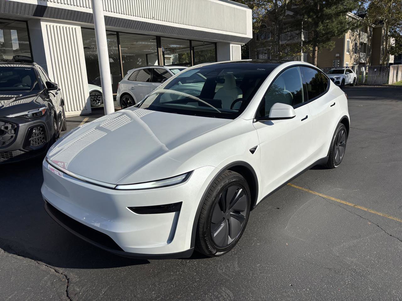 Used 2026 Tesla Model Y Long Range AWD/4WD image 16