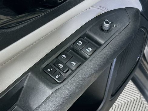 Certified 2023 Jeep Compass Limited AWD/4WD image 26