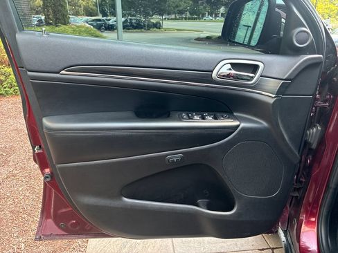 Used 2019 Jeep Grand Cherokee Limited w/ Luxury Group II AWD/4WD image 24