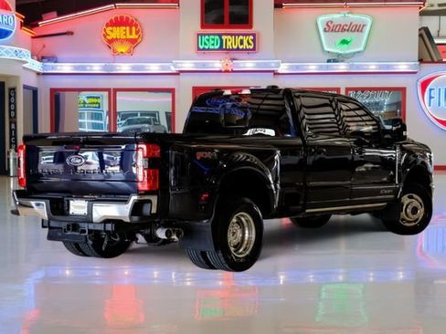 Used 2023 Ford F350 Lariat w/ Lariat Ultimate Package AWD/4WD image 3