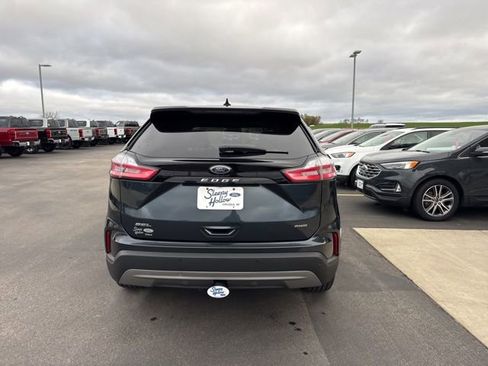 Used 2024 Ford Edge SEL w/ Convenience Package image 4