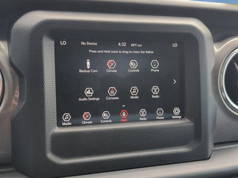 Used 2021 Jeep Wrangler Unlimited Sahara AWD/4WD image 18