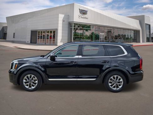 Used 2023 Kia Telluride LX AWD/4WD image 3