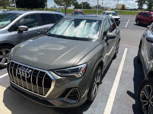 Used 2021 Audi Q3 2.0T Premium Plus w/ Premium Plus Package AWD/4WD image 1