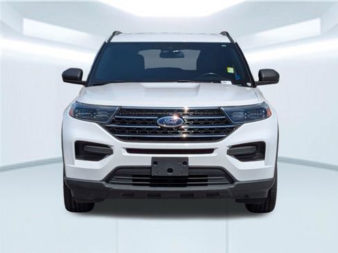 Used 2020 Ford Explorer XLT w/ Class III Trailer Tow Package image 18