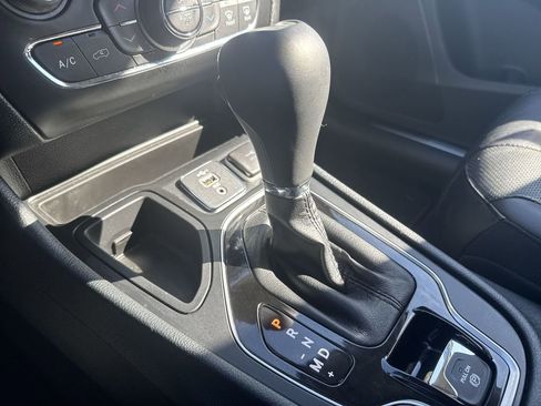 Certified 2019 Jeep Cherokee Limited image 22