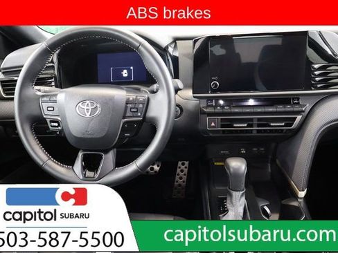 Used 2025 Toyota Camry SE image 15
