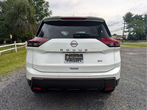Used 2024 Nissan Rogue SV FWD image 6