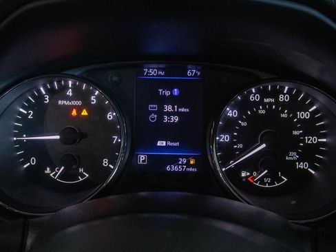 Used 2020 Nissan Rogue SV image 14