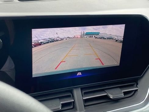 Certified 2025 Chevrolet Trax LT image 11