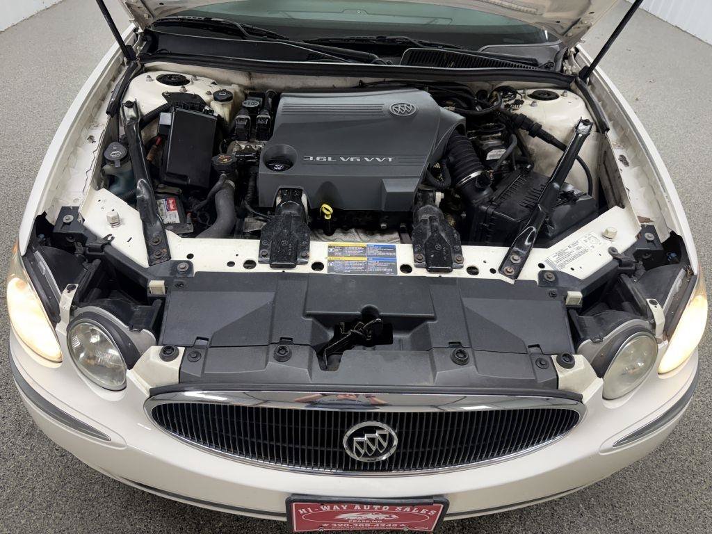 Used 2005 Buick LaCrosse CXS w/ Gold Convenience Package FWD image 30