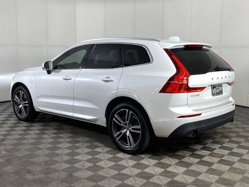 Used 2019 Volvo XC60 T8 Momentum w/ Advanced Package image 3