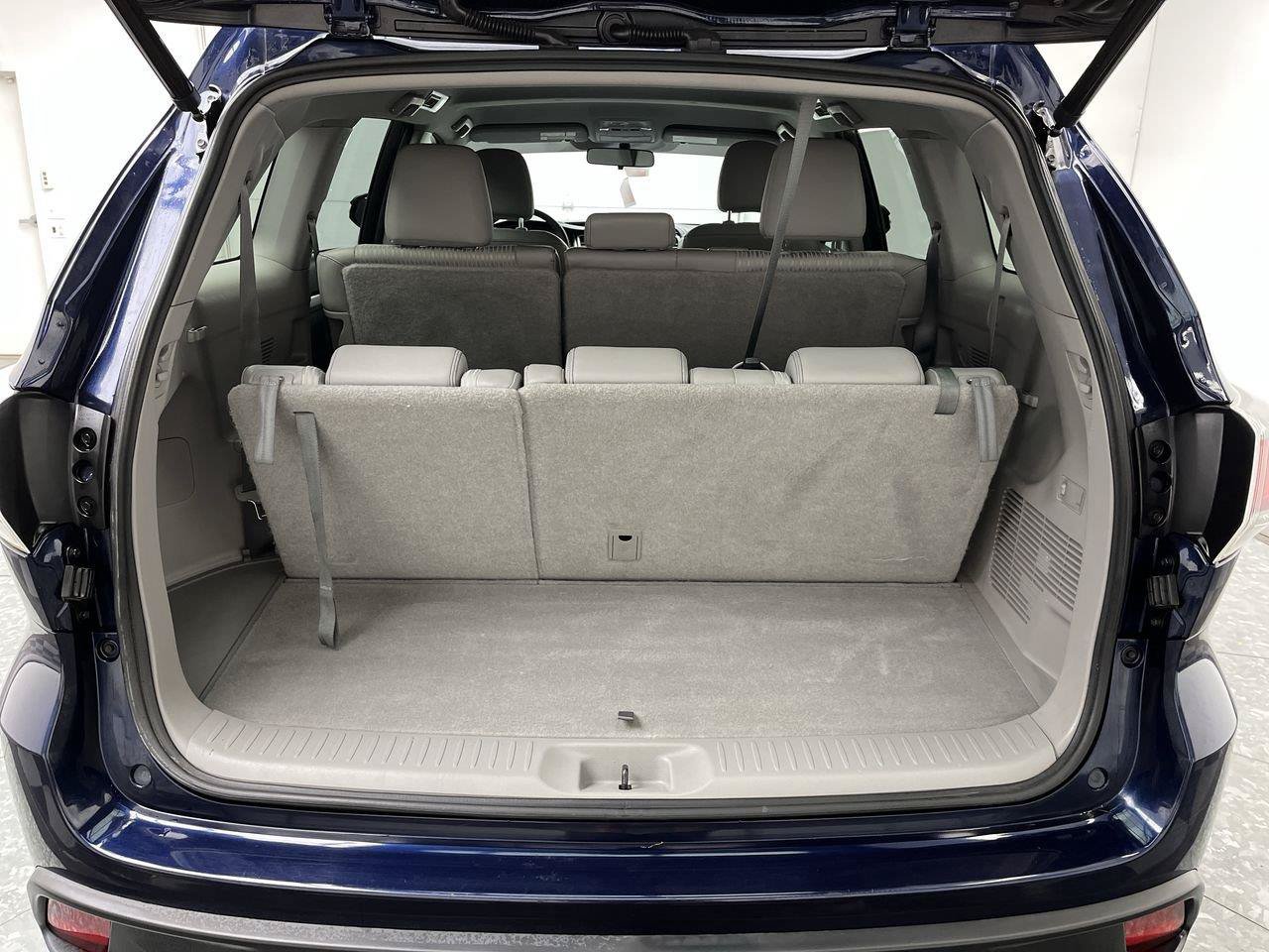 Used 2014 Toyota Highlander Plus AWD/4WD image 25