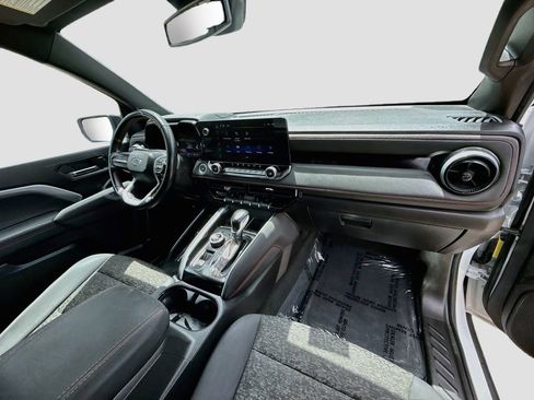 Used 2024 Chevrolet Colorado Z71 w/ Z71 Convenience Package 2 image 30