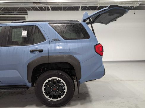 Used 2025 Toyota 4Runner TRD Off-Road Premium image 11