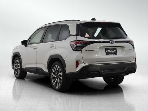 Used 2025 Subaru Forester Touring image 3