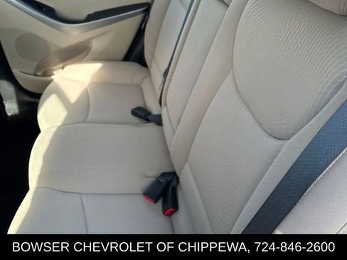 Used 2016 Hyundai Elantra SE image 10