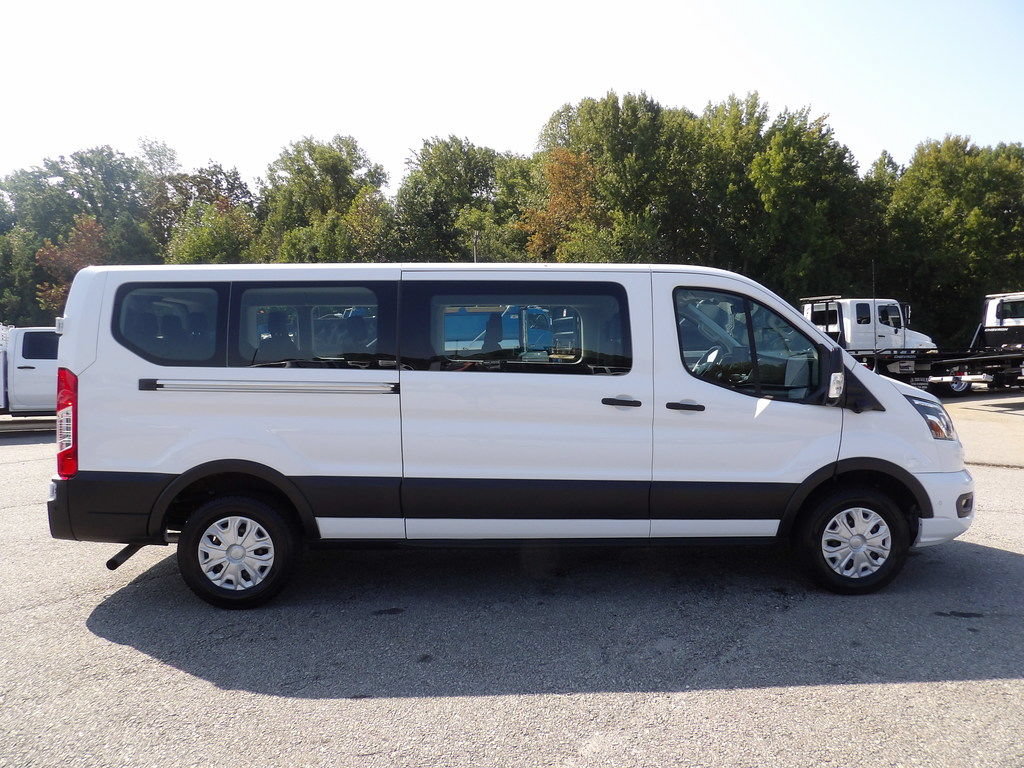 Used 2023 Ford Transit 350 XLT RWD image 9