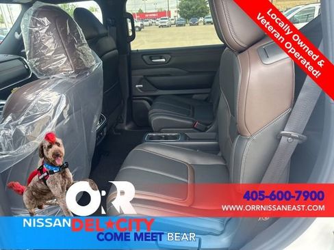 New 2026 Nissan Armada SL w/ Captain's Chari Seat Package AWD/4WD image 10