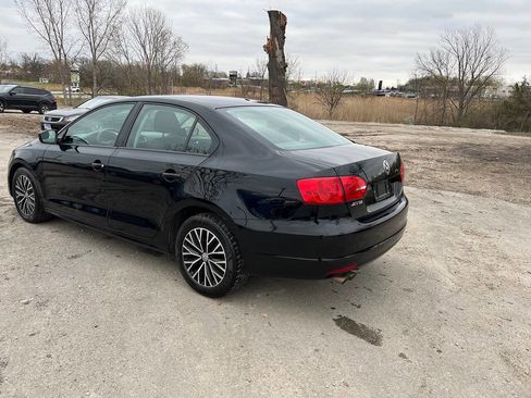 Used 2013 Volkswagen Jetta S image 3