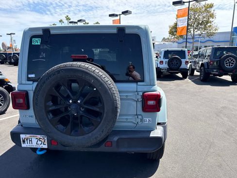 Used 2024 Jeep Wrangler Unlimited Sahara AWD/4WD image 18