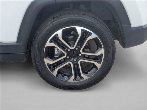 Used 2024 Jeep Compass Limited image 23