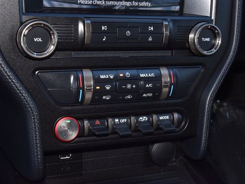 Used 2022 Ford Mustang Shelby GT500 w/ Technology Package image 29