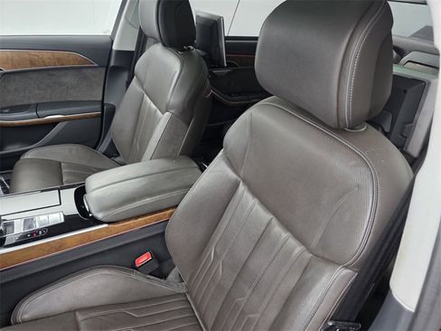 Used 2019 Audi A8 L 3.0T image 12