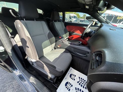 Used 2015 Dodge Challenger SXT w/ Driver Convenience Group image 16