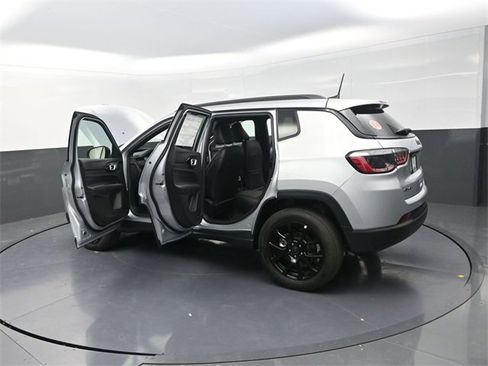 New 2026 Jeep Compass Latitude image 29