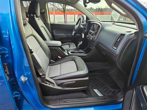 Used 2022 Chevrolet Colorado Z71 w/ Safety Package image 12
