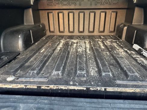 Used 2008 Ford Explorer Sport Trac XLT image 32