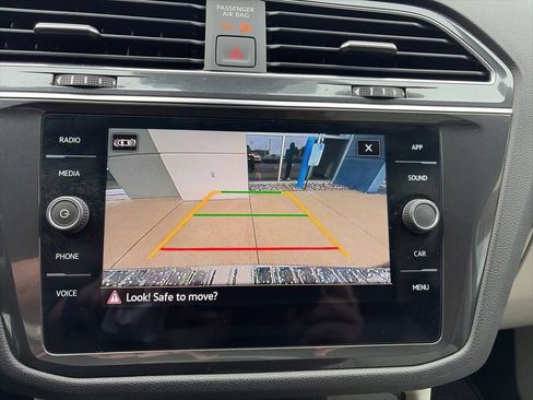 Used 2023 Volkswagen Tiguan SE w/ Panoramic Sunroof Package AWD/4WD image 21