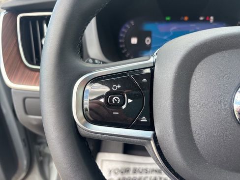 Certified 2024 Volvo XC60 B5 Plus AWD/4WD image 20